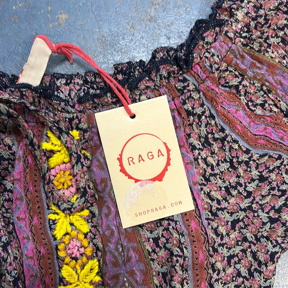 Size Small Raga Embroidered Crop Top NWT - Picture 6 of 9